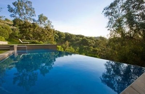 Kate Perry dishes out 19 million for Bevery Hills villa1 (1)