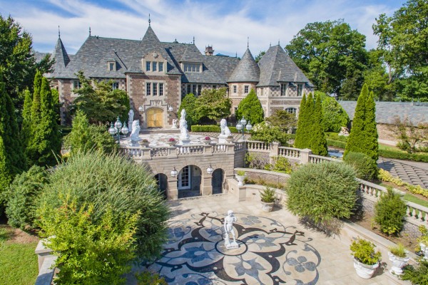 The Great Gatsby estate has a price