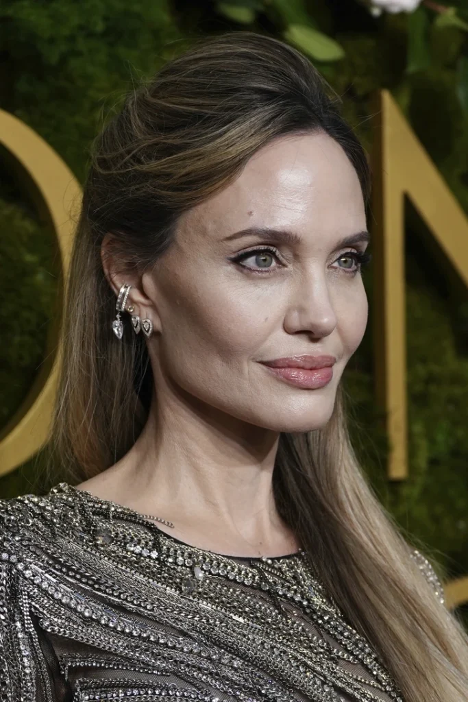 Angelina looks like a classic, beautiful movie star